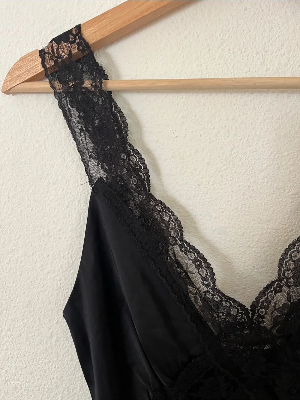 Abercrombie and Fitch Black Lace-Trim Slip Dress sz XS